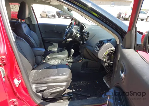 2018 Jeep Compass Limited 4X4 from USA, damaged, VIN 3C4NJDCB9JT281131